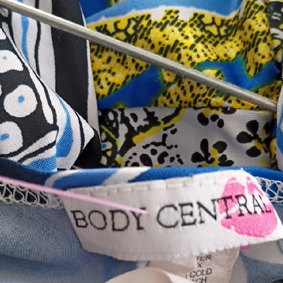 Body Central Blue and Green Paisley Tank Top - Picture 6 of 7